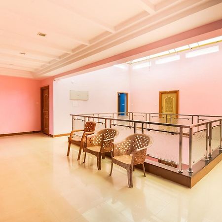 Oyo 62964 Hotel Vandana Grand Nellur Zewnętrze zdjęcie