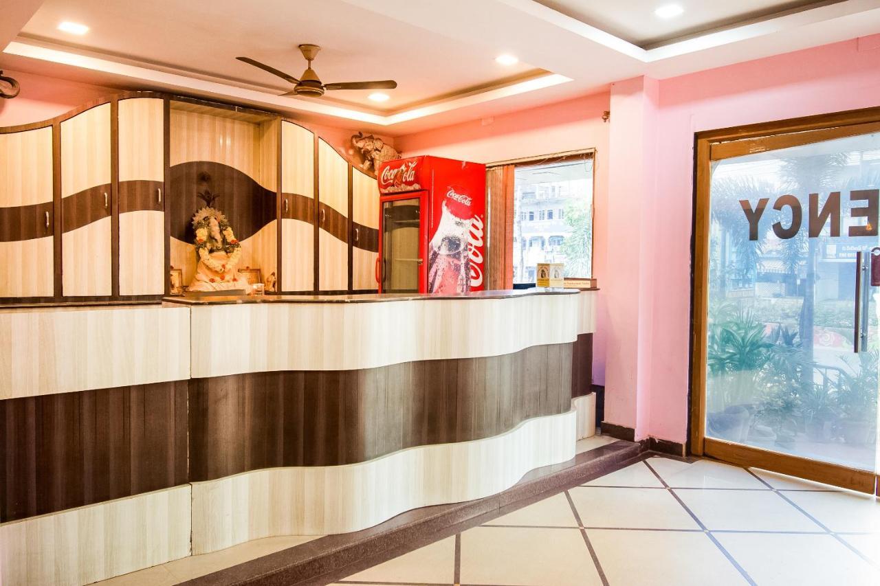 Oyo 62964 Hotel Vandana Grand Nellur Zewnętrze zdjęcie