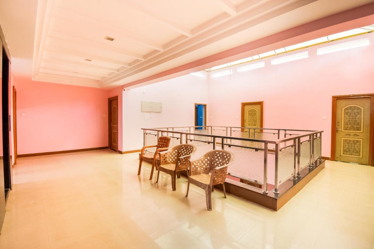 Oyo 62964 Hotel Vandana Grand Nellur Zewnętrze zdjęcie